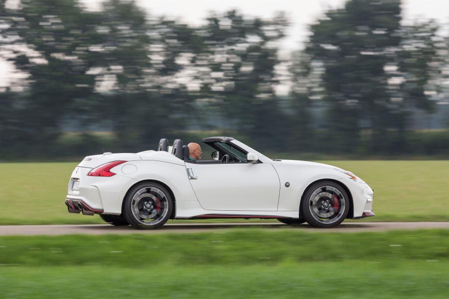  Nissan 370Z RS Roadster (Z34) 2017 года  (фото 10 из 13)